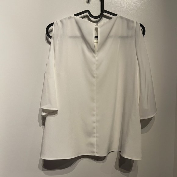 ⭐2 for C$22⭐ Topshop Cold Shoulder Keyhole Blouse, White, Size US 2 - Picture 4 of 7